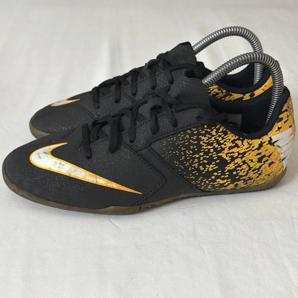 Nike Bombax IC 826487 002 Indoor Soccer Shoes Black‎ Yellow Boys Youth Size 5Y